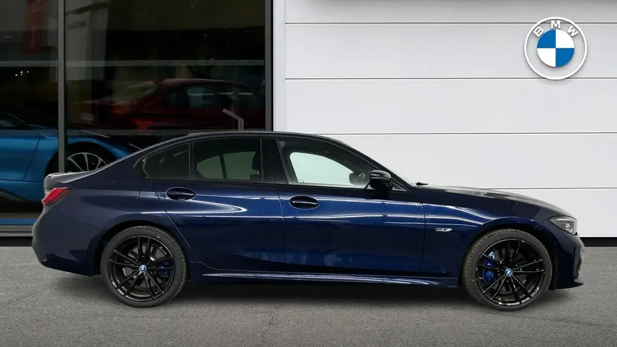 Used BMW 330 M Sport 288 HP (211 kW) 2021 Blue Sedan