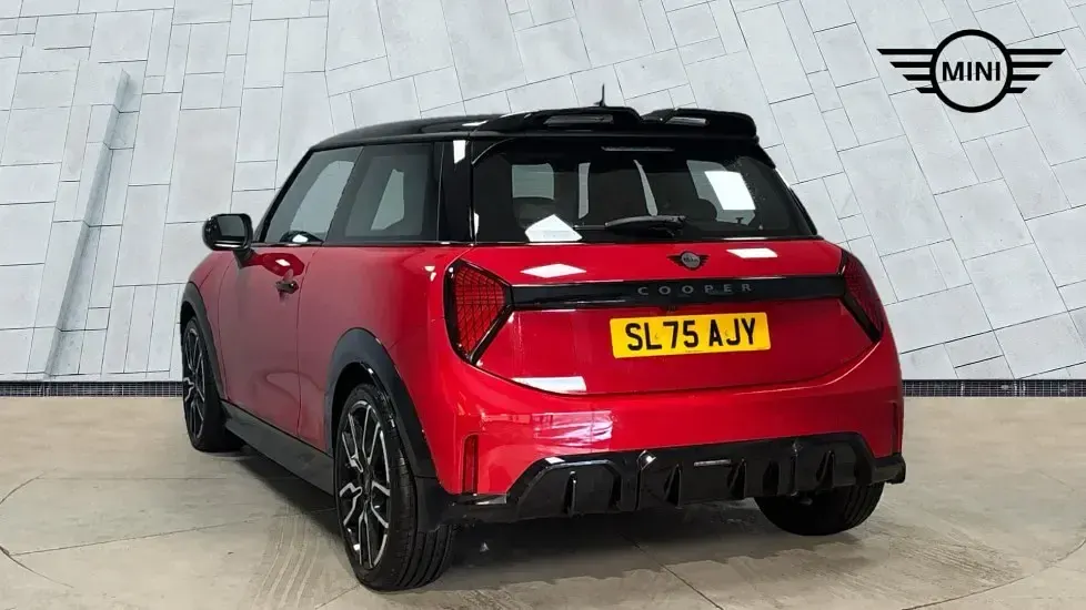 Used Mini Cooper Hatch 113 kW (154 HP) 2025 Red Hatchback