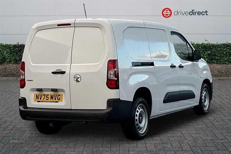 New Vauxhall Combo S 100 HP (73 kW) 2025 White MPV