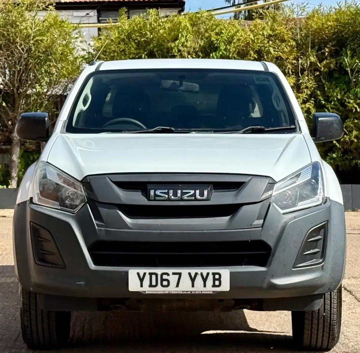 Used Isuzu D-Max 164 HP (120 kW) 2017 White Pickup
