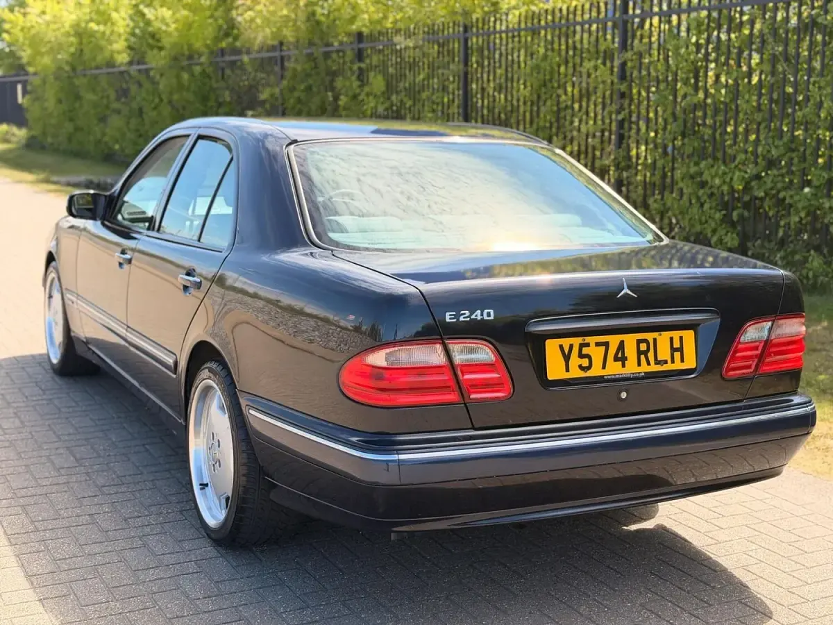 Used Mercedes E240 Elegance 2001 Blue Sedan