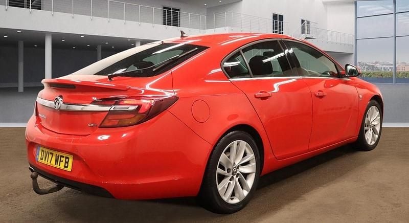 Used Vauxhall Insignia SRi 170 HP (125 kW) 2017 Red Hatchback