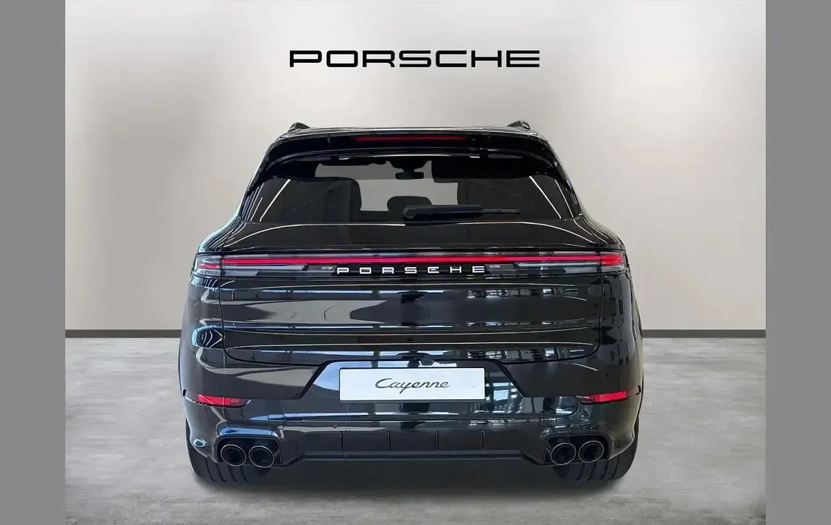 Used Porsche Cayenne 349 HP (256 kW) 2025 Black SUV