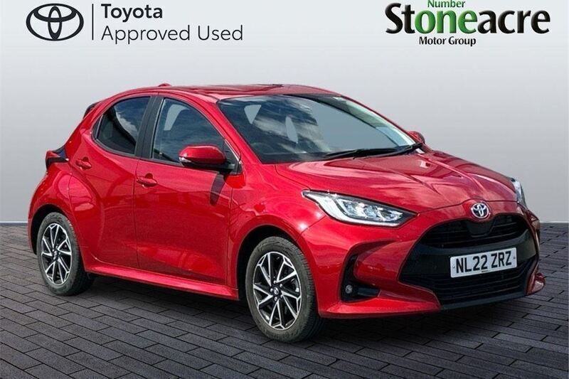 Red Used 2022 Toyota Yaris Hybrid Design Hatchback | £16,500 (Fair price) - Image 1/2