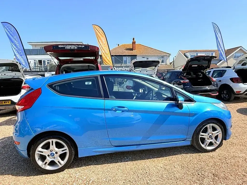 Used Ford Fiesta Zetec 118 HP (86 kW) 2011 Blue Hatchback