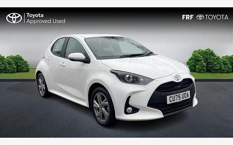 New 2025 Toyota Yaris Hybrid Hatchback | £20,557 (A bit pricey) - Image 1/4