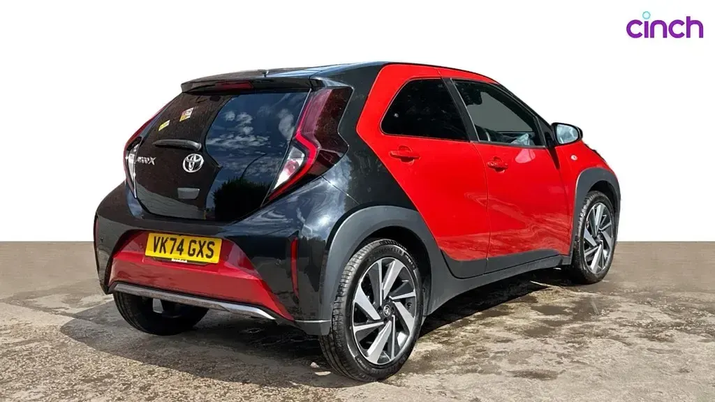 Used Toyota Aygo X 72 HP (52 kW) 2024 Red SUV