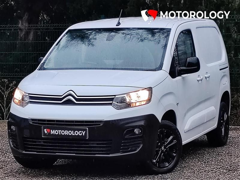 Used Citroën Berlingo 100 HP (73 kW) 2023 White MPV