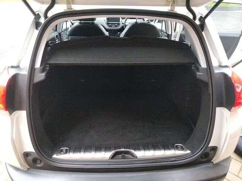 Usado Peugeot 2008 Allure 82 HP (60 kW) 2016 Branco SUV