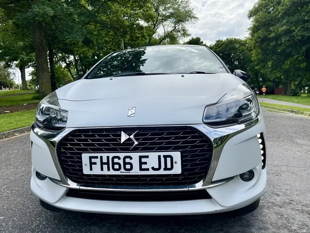 Used DS Automobiles DS3 2016 White Hatchback