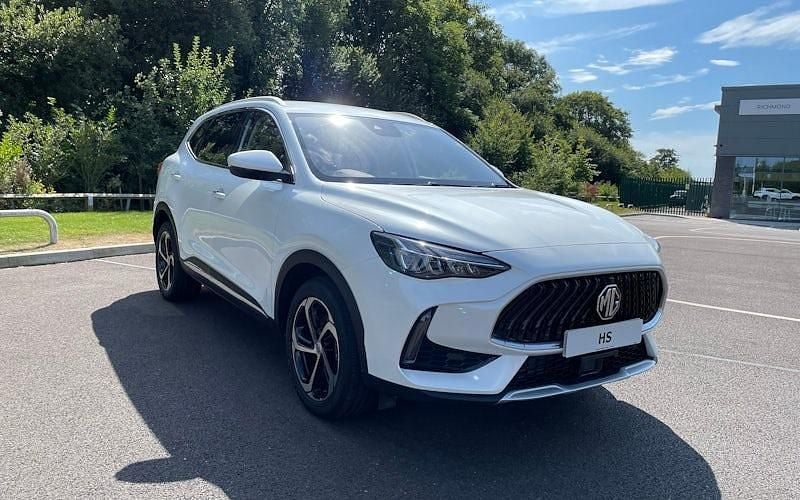 White Used 2024 MG HS Trophy SUV | £16,490 (Fair price) - Image 1/3