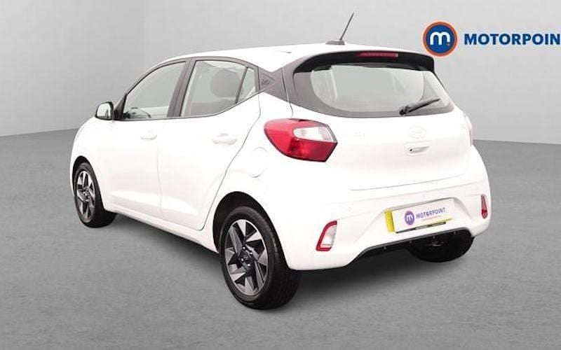 Used Hyundai i10 Advanced 63 HP (46 kW) 2025 White Hatchback