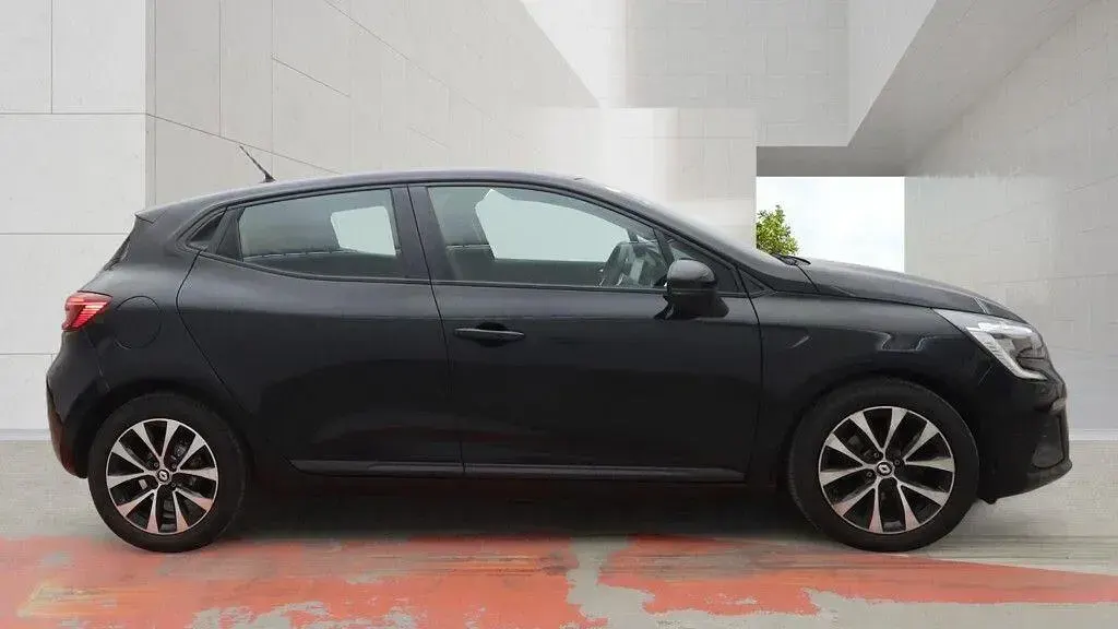 Used Renault Clio Iconic 90 HP (66 kW) 2021 Black Hatchback