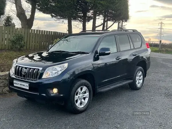 Used Toyota Land Cruiser 190 HP (139 kW) 2011 Grey SUV