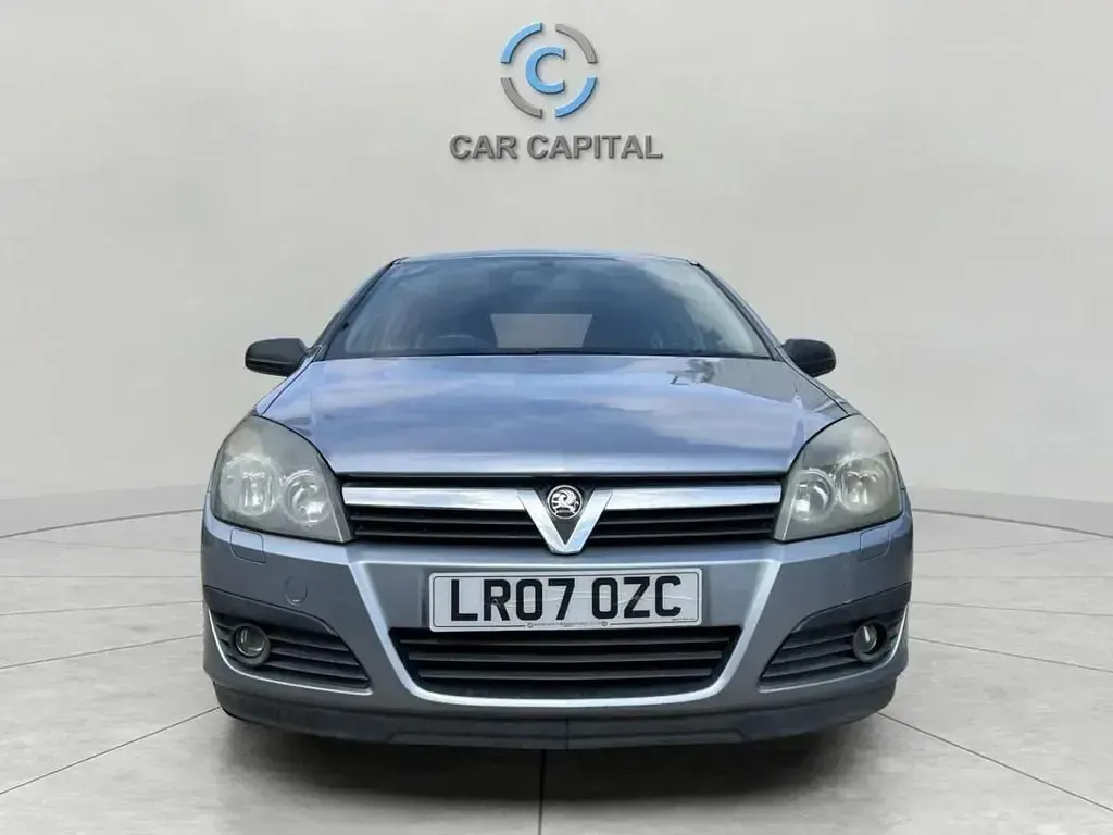 Używany Vauxhall Astra SRi 123 KM (90 kW) 2007 Srebrny Hatchback