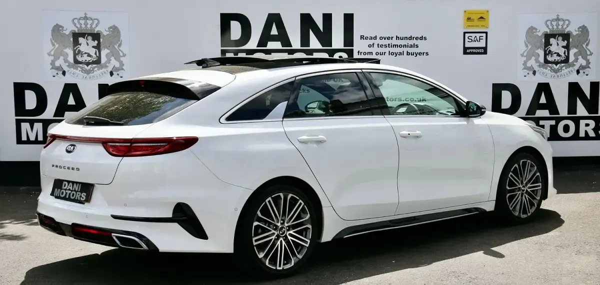 Used Kia ProCeed GT-Line S 2019 White Estate