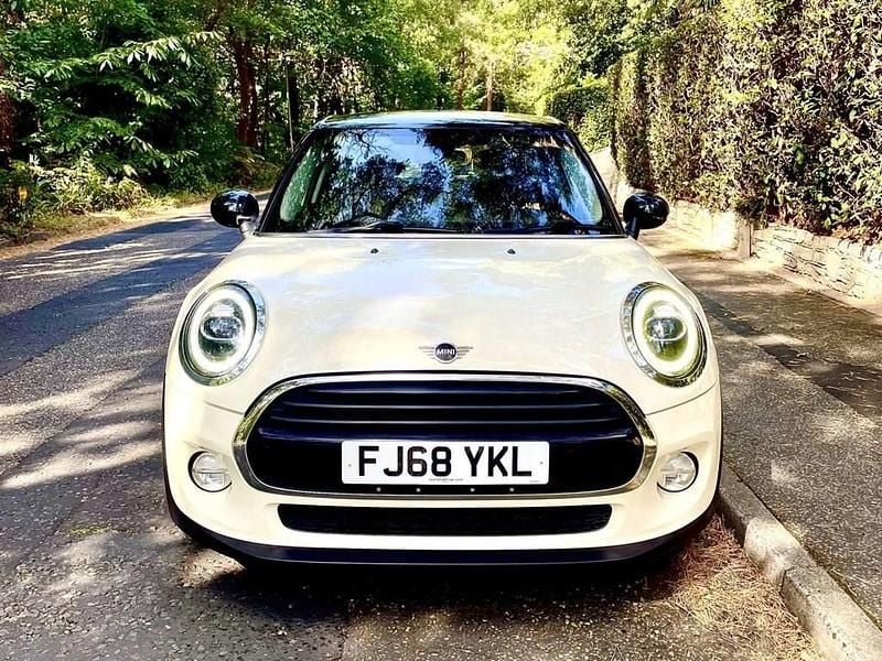 Used Mini Cooper Classic 136 HP (100 kW) 2018 White Hatchback