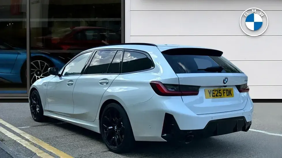 Used BMW 320 M Sport 181 HP (133 kW) 2025 White Estate