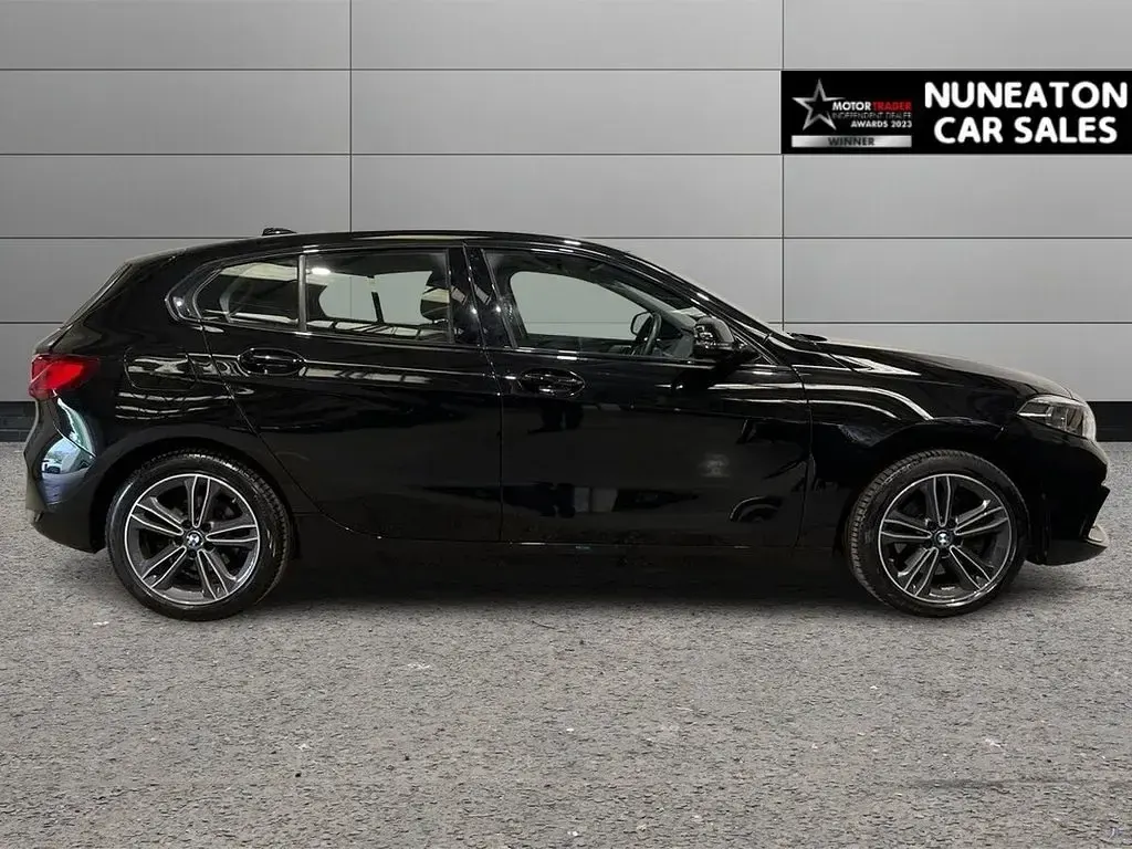 Used BMW 118 Sport Line 136 HP (100 kW) 2022 Black Hatchback