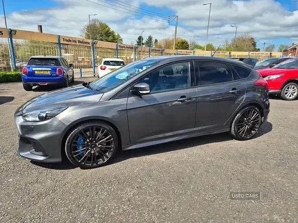 Usado Ford Focus RS 350 HP (257 kW) 2016 Cinzento Citadino