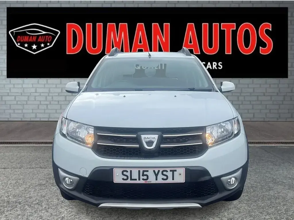 Used Dacia Sandero Lauréate 90 HP (66 kW) 2015 White Hatchback