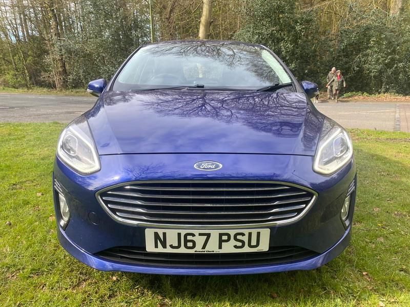 Used Ford Fiesta Zetec 100 HP (73 kW) 2018 Blue Hatchback