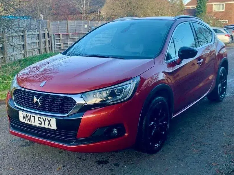 Used DS Automobiles DS4 120 HP (88 kW) 2017 Orange Hatchback