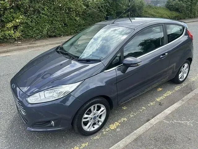 Used Ford Fiesta Zetec 82 HP (60 kW) 2015 Grey Hatchback