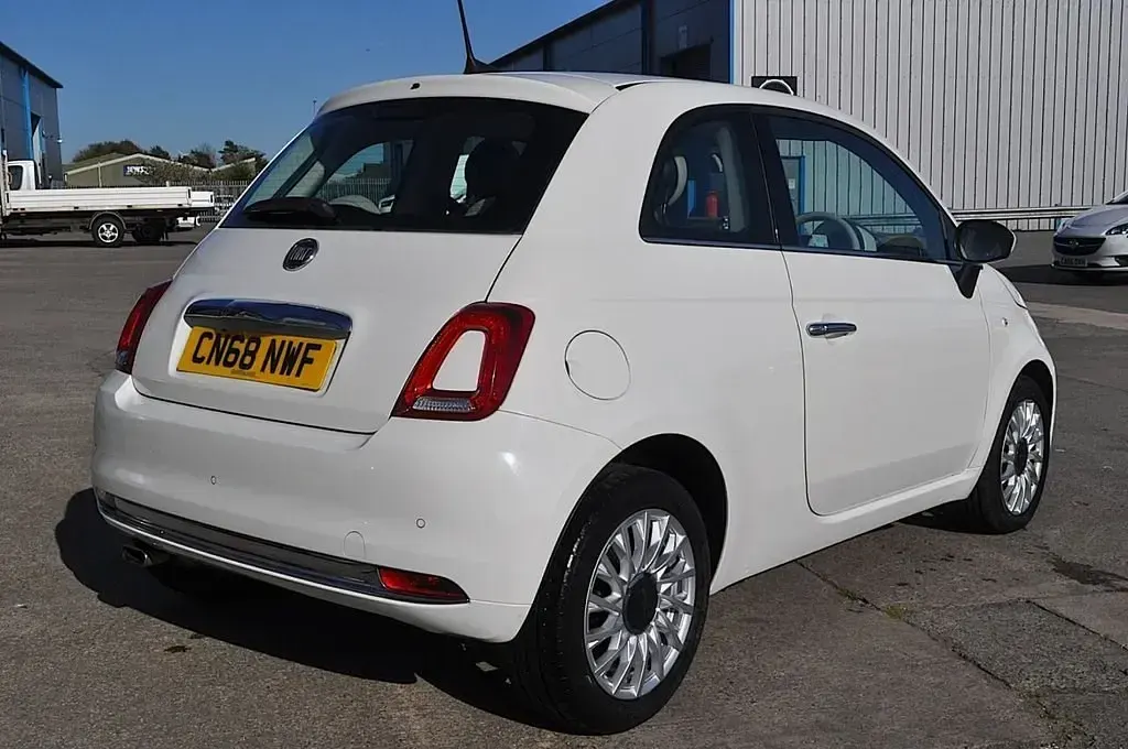 Usado Fiat 500 Lounge 69 HP (50 kW) 2018 Branco Citadino