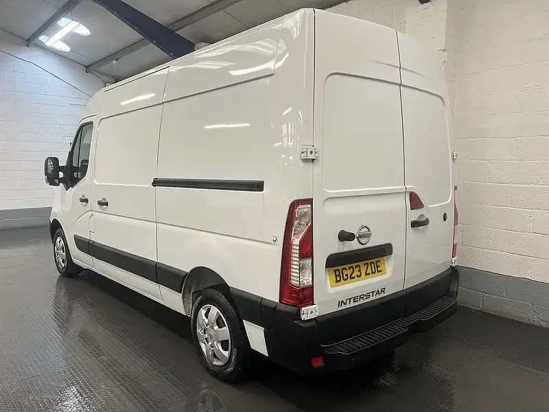 Used Nissan Interstar Acenta 135 HP (99 kW) 2023 White Van