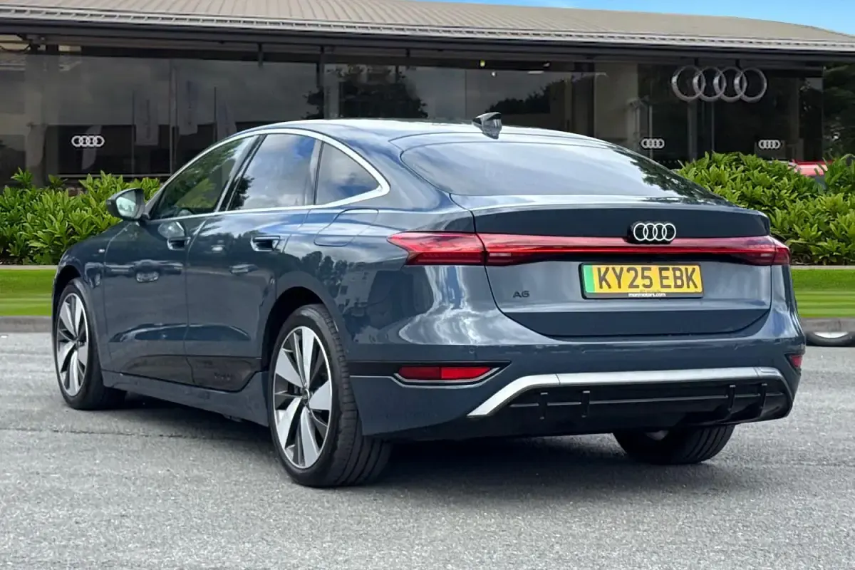 Used Audi A6 e-tron S-Line 269 kW (367 HP) 2025 Blue Hatchback