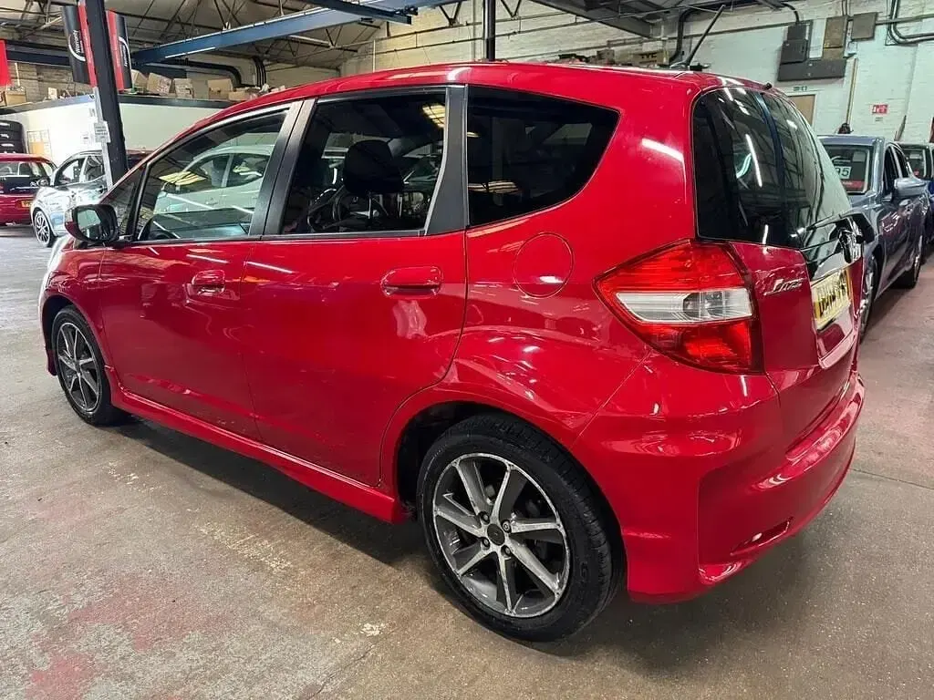 Used Honda Jazz SI 99 HP (72 kW) 2014 Red Hatchback