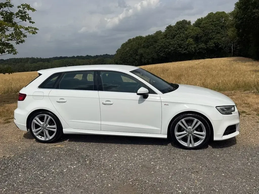 Used Audi A3 S-Line 150 HP (110 kW) 2017 White Hatchback