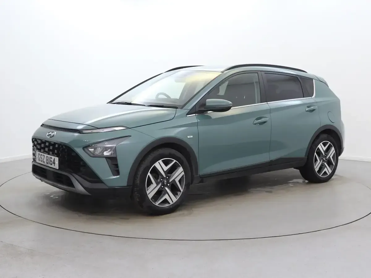 Usado Hyundai Bayon Premium 100 HP (73 kW) 2023 Verde SUV
