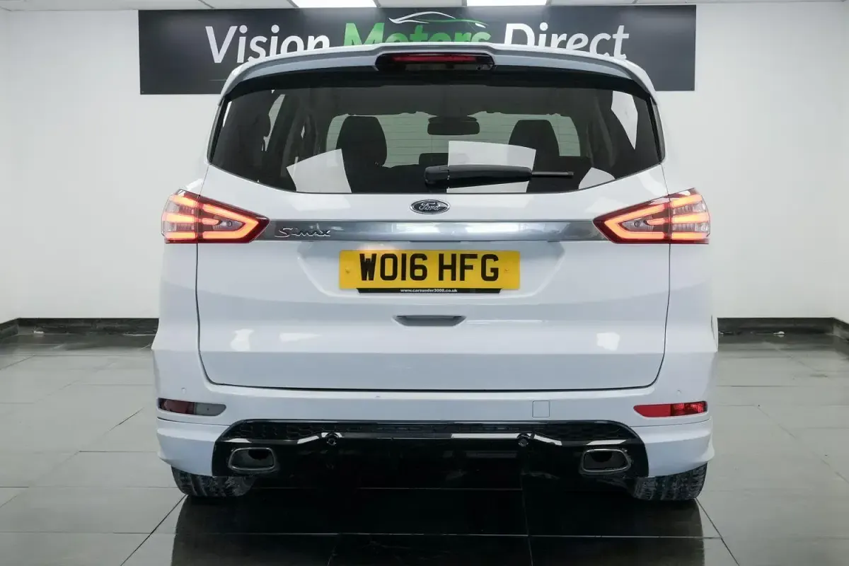 Used Ford S-MAX Sport 180 HP (132 kW) 2016 White MPV