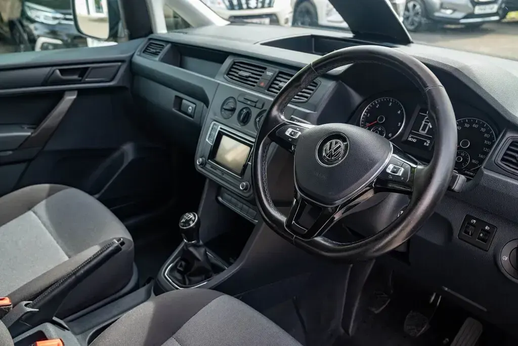 Used VW Caddy Maxi Startline 102 HP (75 kW) 2018 White MPV