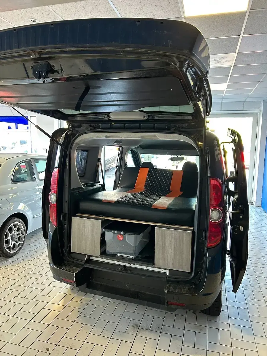 Used Fiat Doblò Dynamic 105 HP (77 kW) 2011 Black MPV