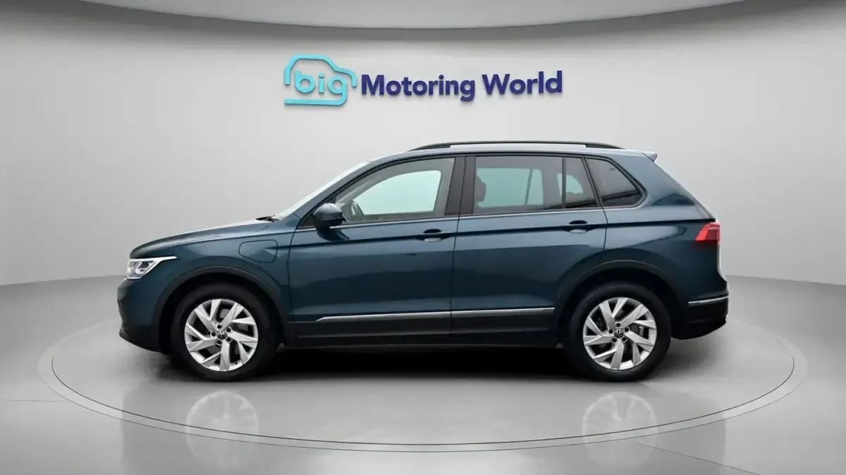 Used VW Tiguan Life 245 HP (180 kW) 2022 Blue SUV