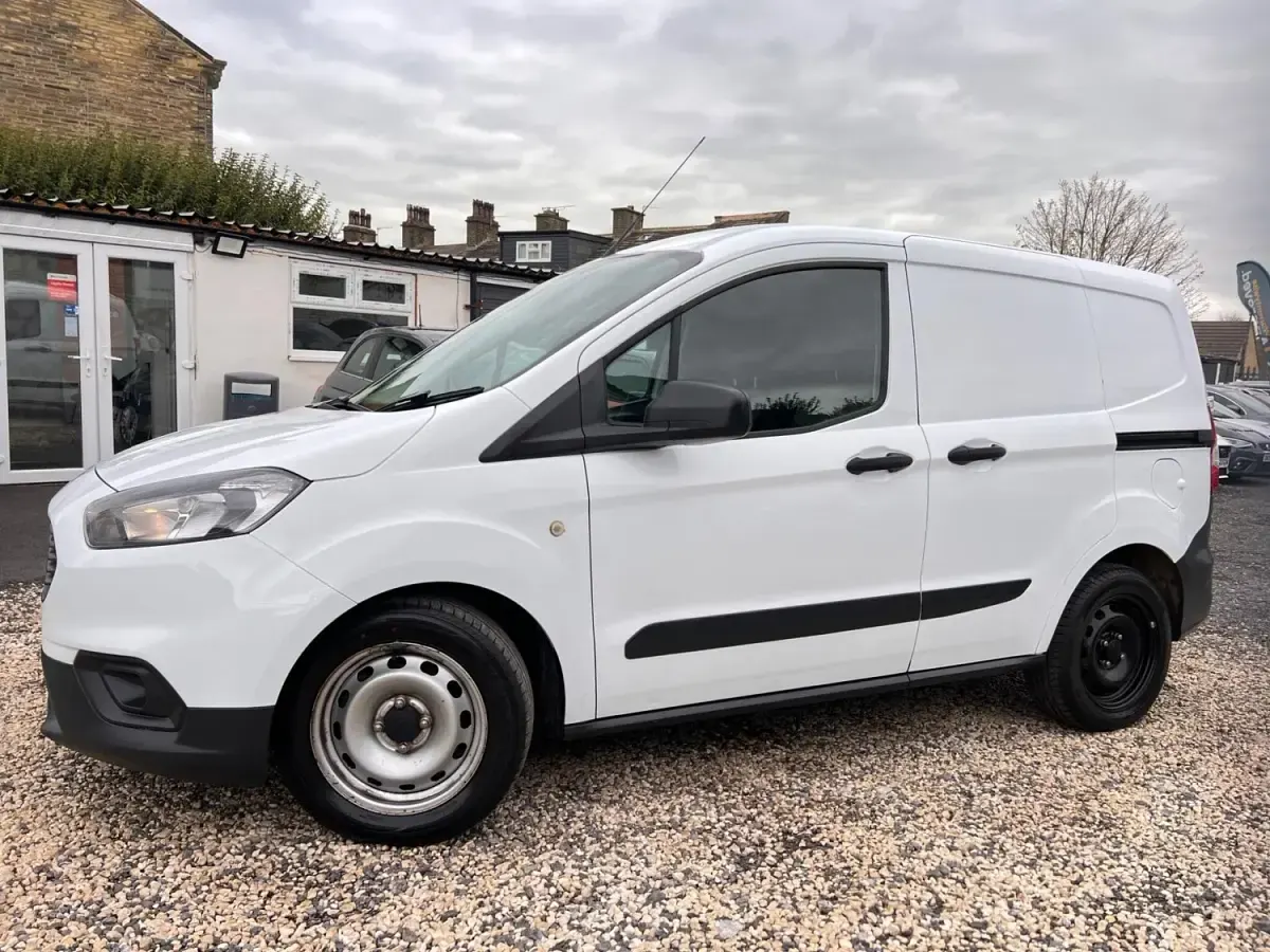 Second-hand Ford Transit S 100 CP (73 kW) 2022 Alb Van
