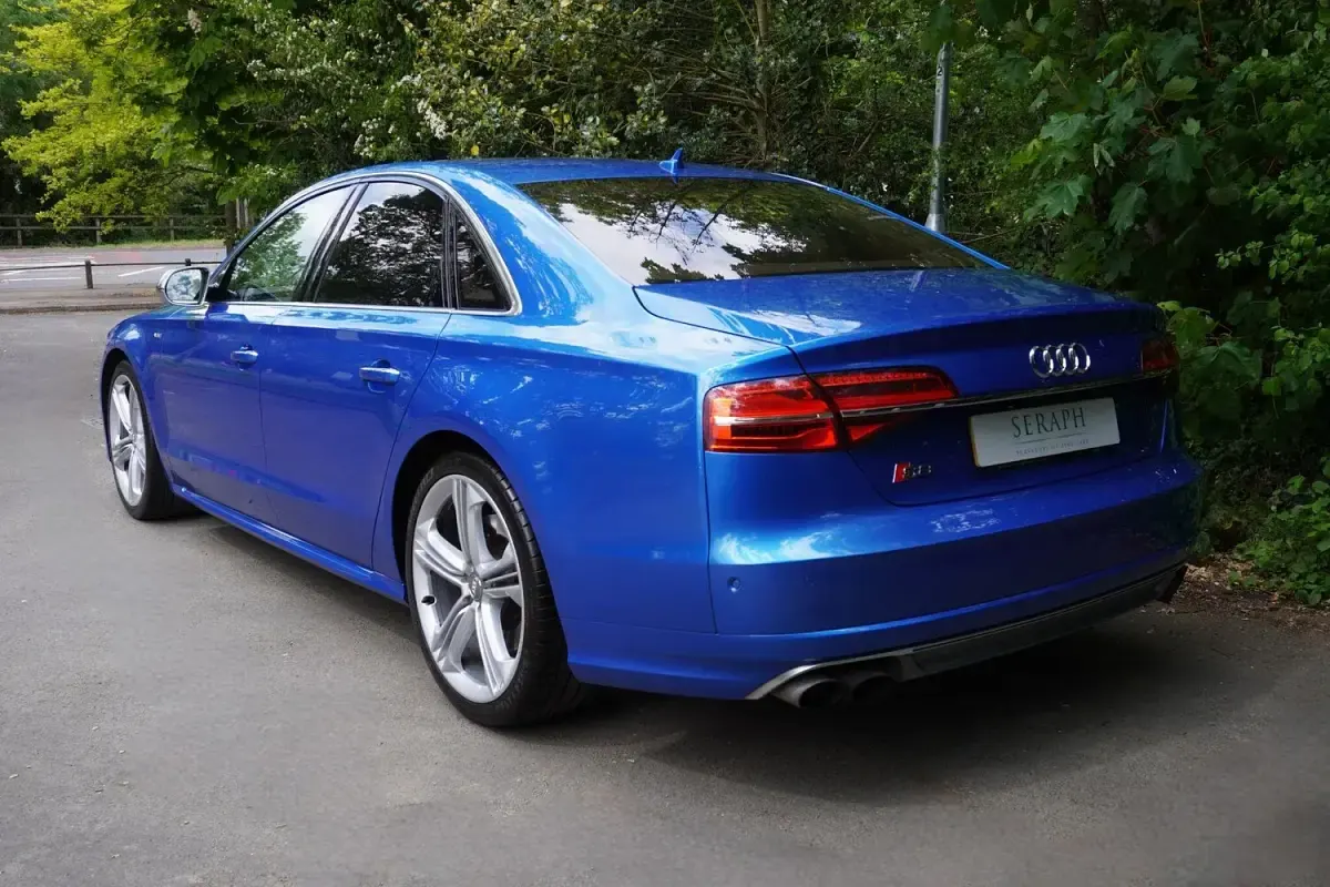 Used Audi S8 Comfort 520 HP (382 kW) 2015 Blue Sedan