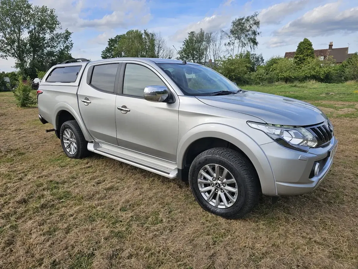Used Mitsubishi L200 181 HP (133 kW) 2017 Silver Pickup