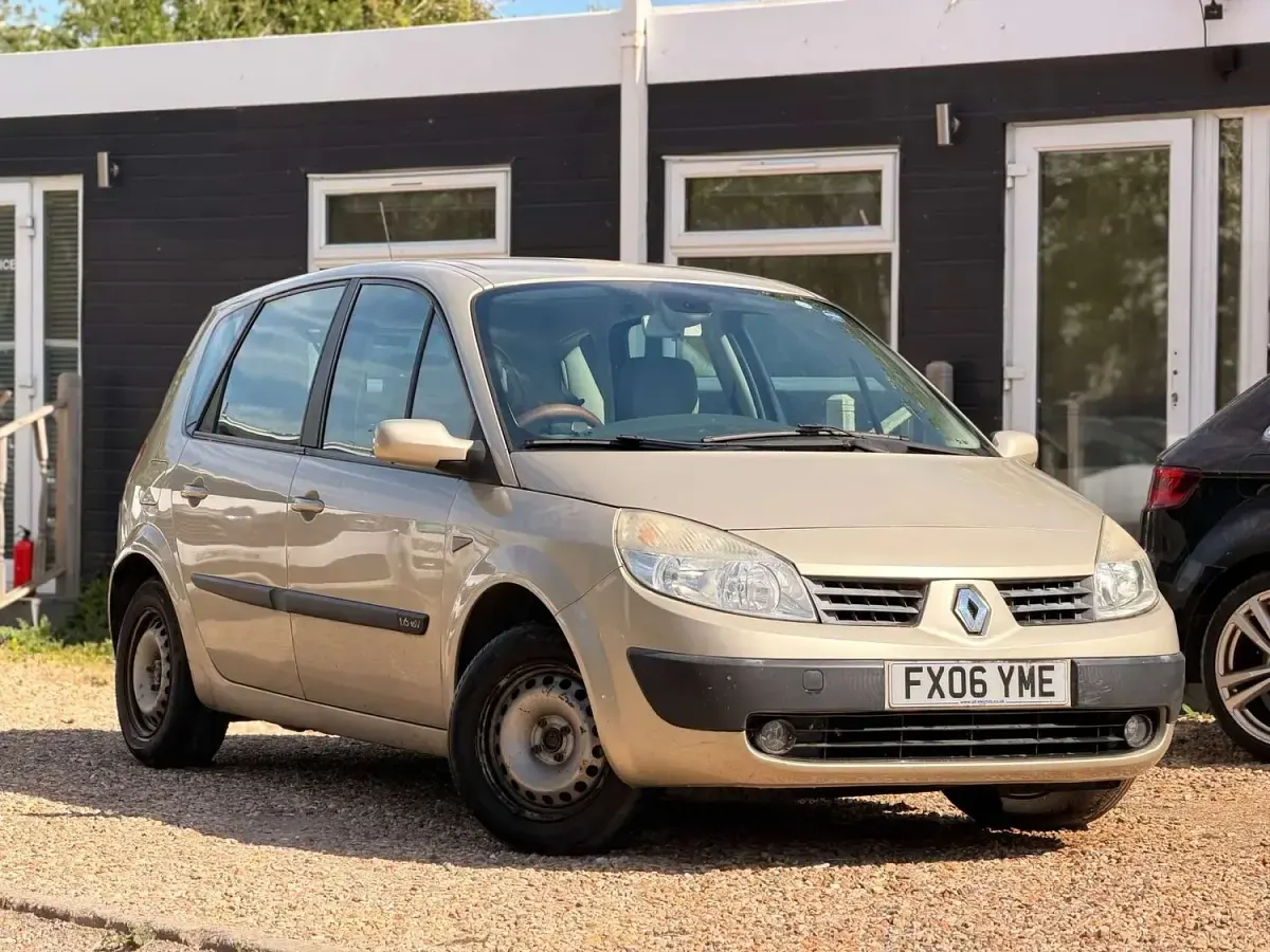 Used Renault Mégane Expression 2006 Gold MPV