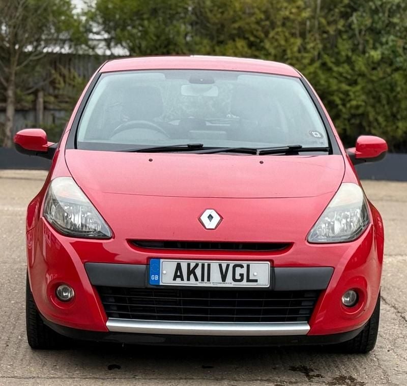 Used Renault Clio II Dynamique 88 HP (64 kW) 2011 Red Hatchback
