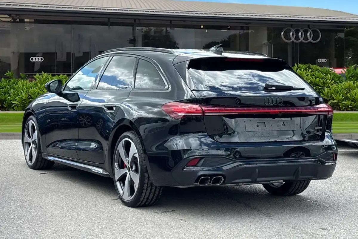 New Audi A5 Advanced 204 HP (150 kW) 2026 Black Estate