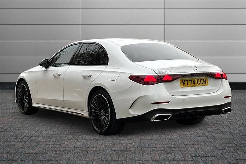 Used Mercedes E300 Urban 313 HP (230 kW) 2025 Opalite white bright Sedan