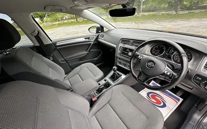 Usado VW Golf VII Edition 110 CV (80 kW) 2016 Gris Utilitario