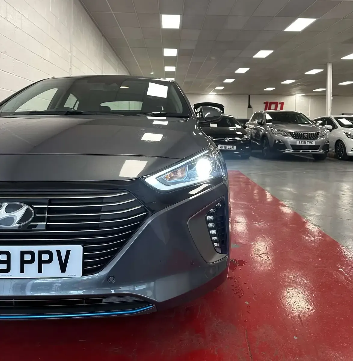 Used Hyundai Ioniq Premium SE 141 HP (103 kW) 2020 Grey Hatchback