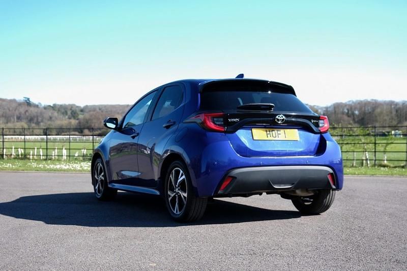 Used Toyota Yaris Hybrid Design 2024 Blue Hatchback