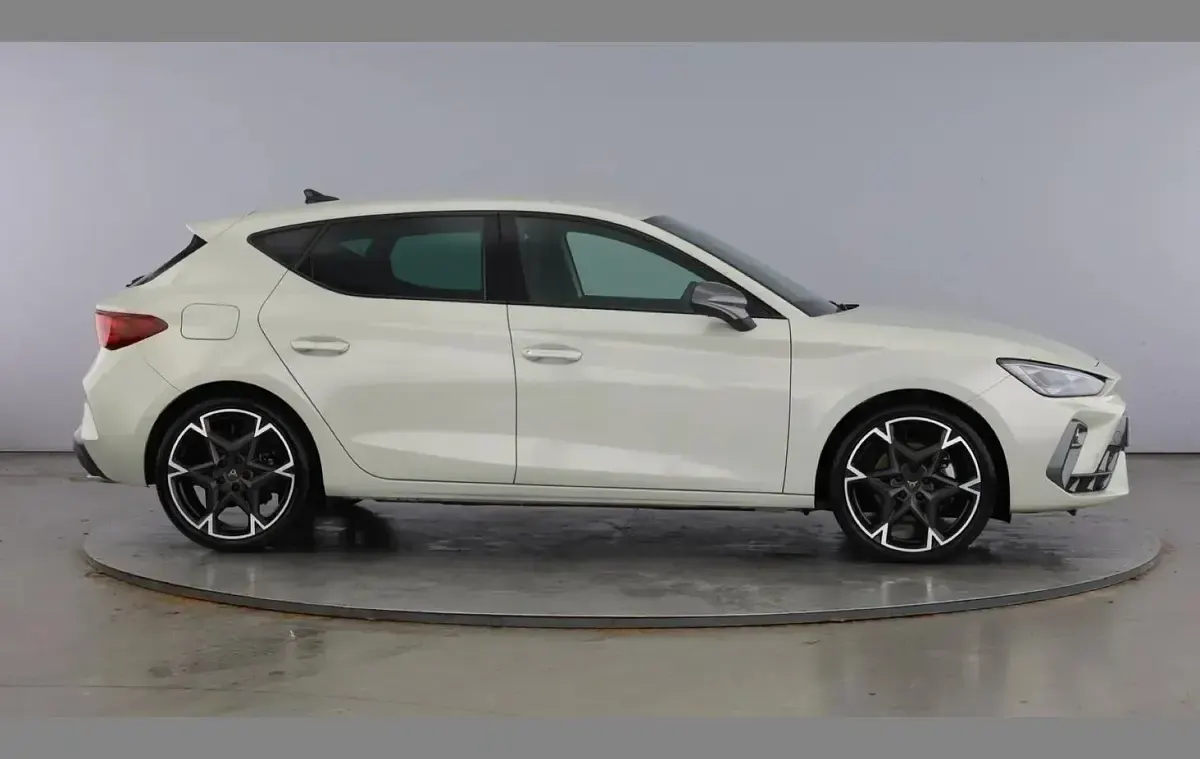Used Cupra Leon 147 HP (108 kW) 2025 Grey Hatchback