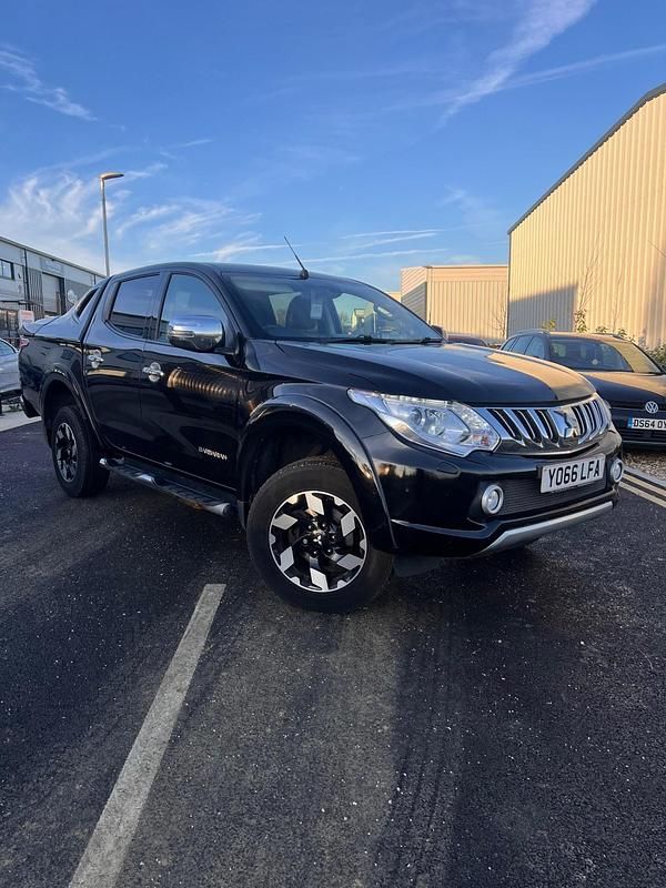 Black Used 2016 Mitsubishi L200 Pickup | £12,488 (Good price) - Image 1/1